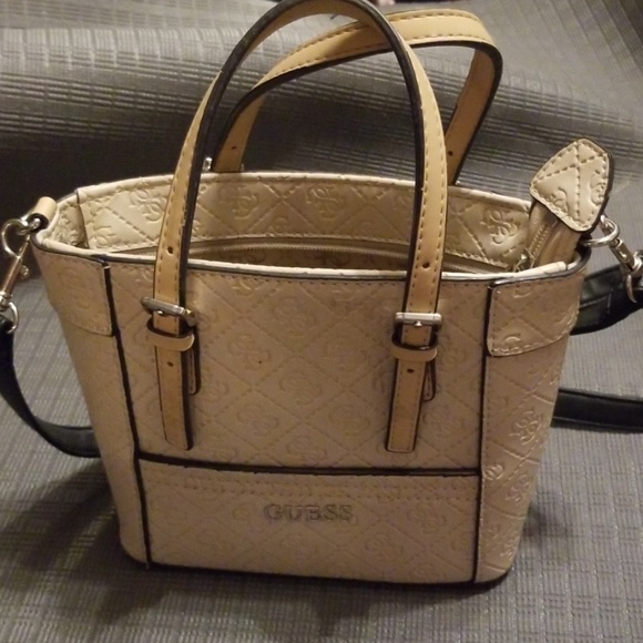 Guess Handbags - Guess Purse